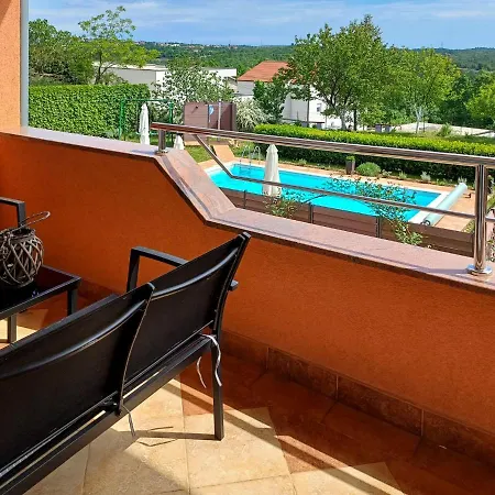 Hébergement de vacances Adrian-2 By Interhome